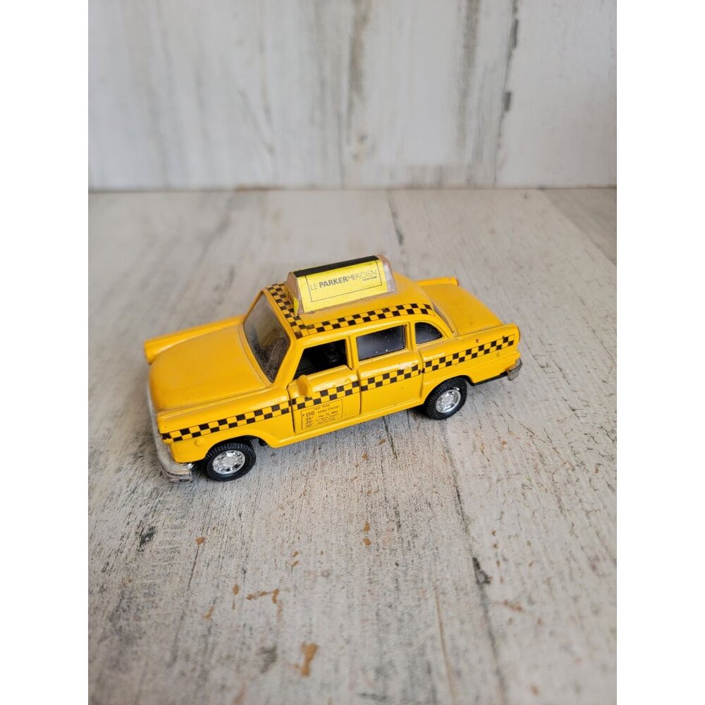 Diecast New York City yellow taxi village accessory prop home decor